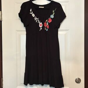 CAITE Shift Dress L Black Embroidered Floral Neckline Ruffle Feminine Boho